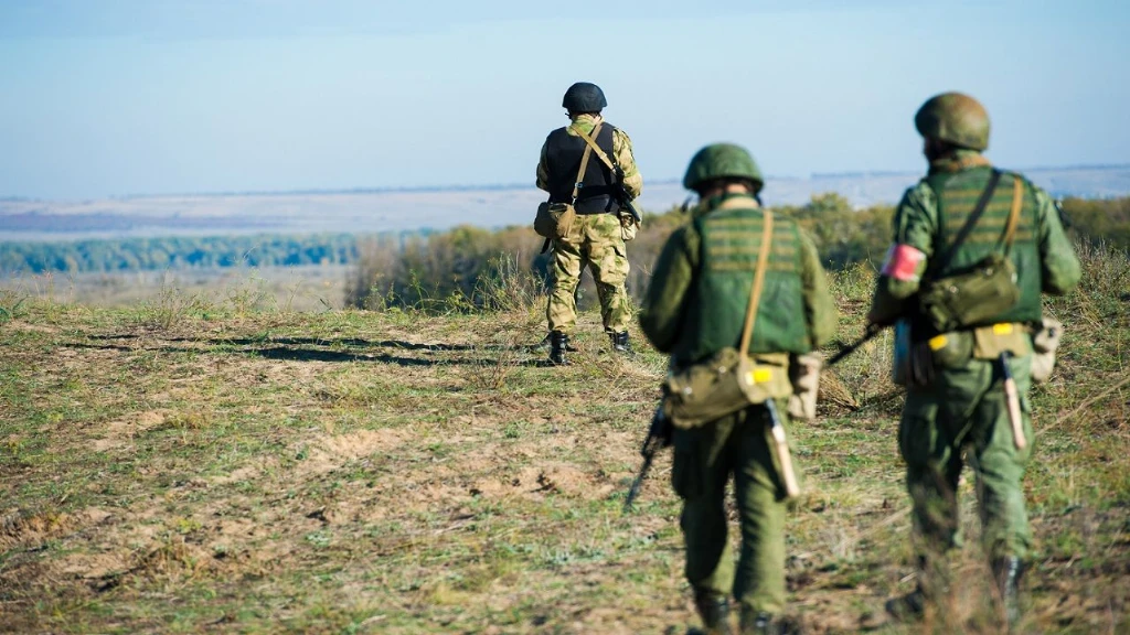 РФ різко нарощує військові витрати і не планує зупинятися – Bloomberg